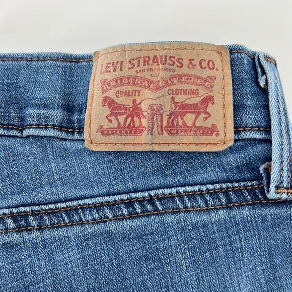 Levi's Slimming Boot Jeans Medium Wash - 30 - Picture 2 of 10